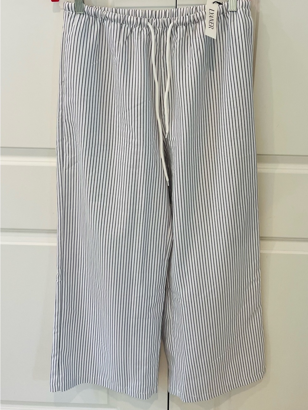 Lyaner women’s medium NWT wide leg elastic waist striped Drawstring Pants